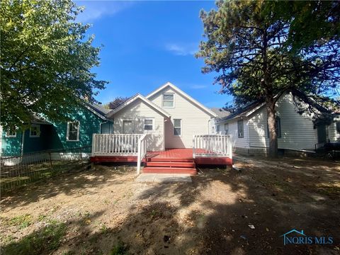Tiny photo for 2017 Marlow Road, Toledo, OH 43613 (MLS # 6136322)