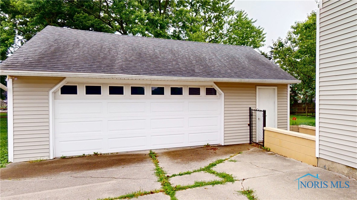 2535 Eden East Drive, Northwood, Ohio image 35
