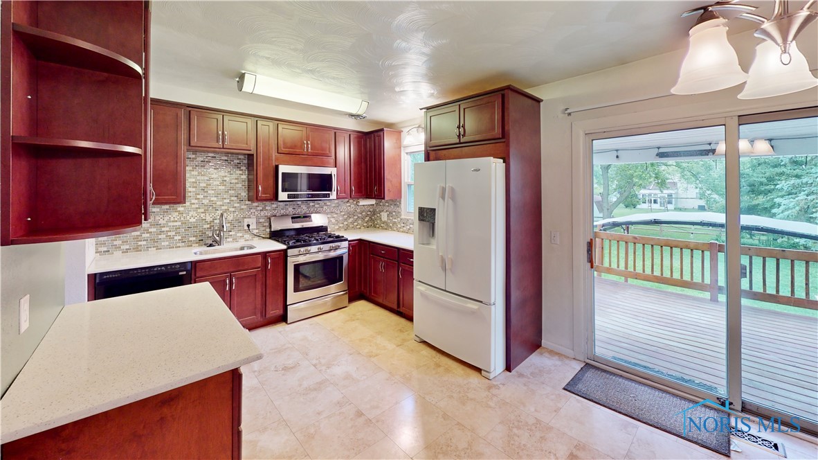 2535 Eden East Drive, Northwood, Ohio image 11