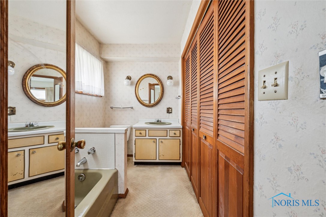 4656 Stengel Avenue, Toledo, Ohio image 16