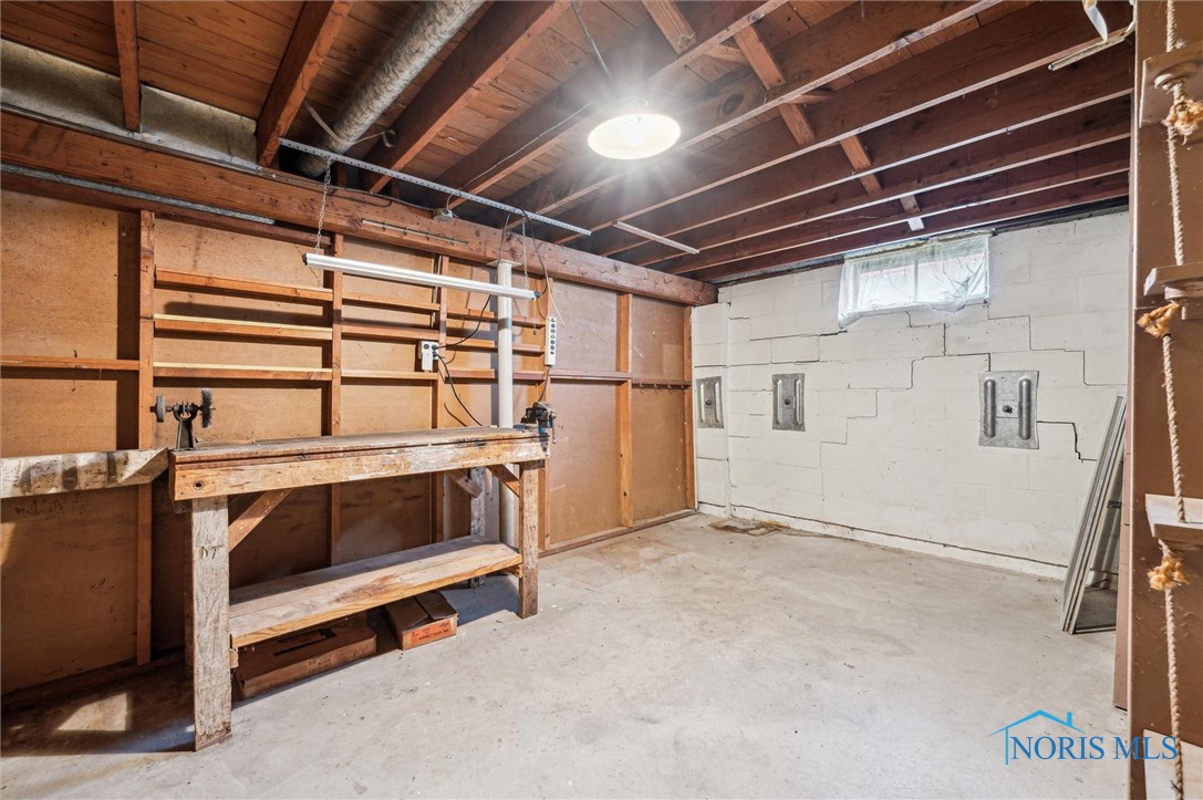4656 Stengel Avenue, Toledo, Ohio image 28