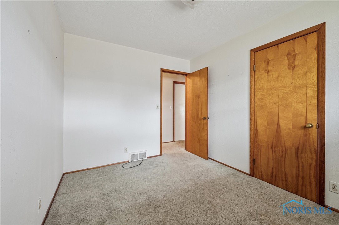 4656 Stengel Avenue, Toledo, Ohio image 17