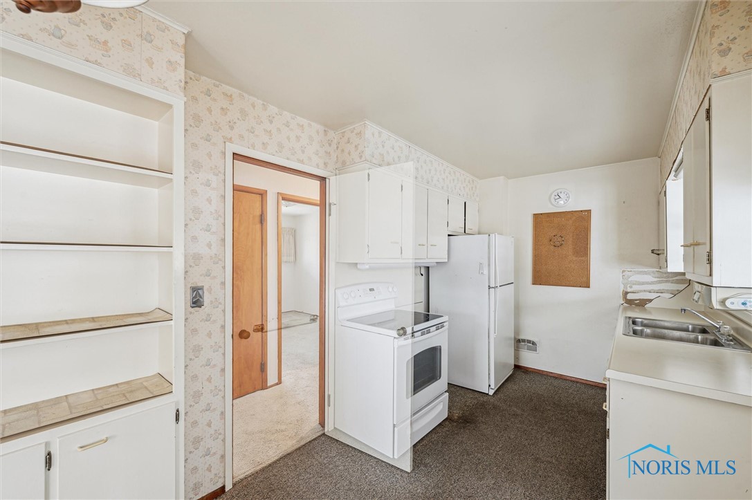 4656 Stengel Avenue, Toledo, Ohio image 10