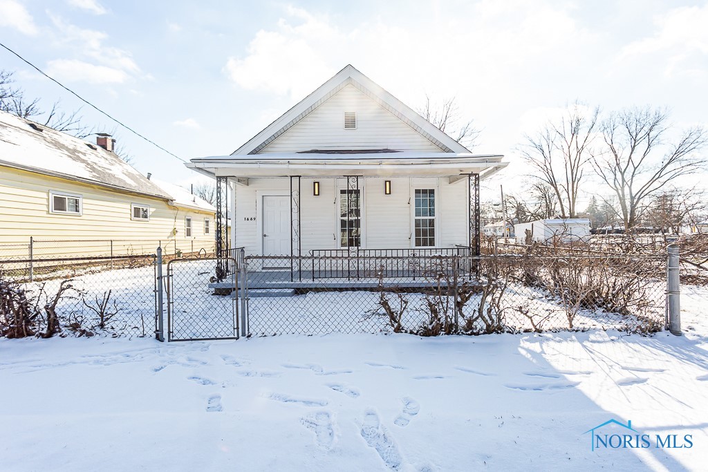 1669 Pinewood Avenue, Toledo, Ohio image 1