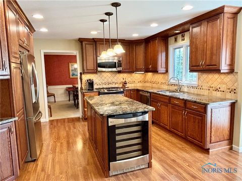 Tiny photo for 3454 Lynnbrooke Lane, Oregon, OH 43616 (MLS # 6135972)