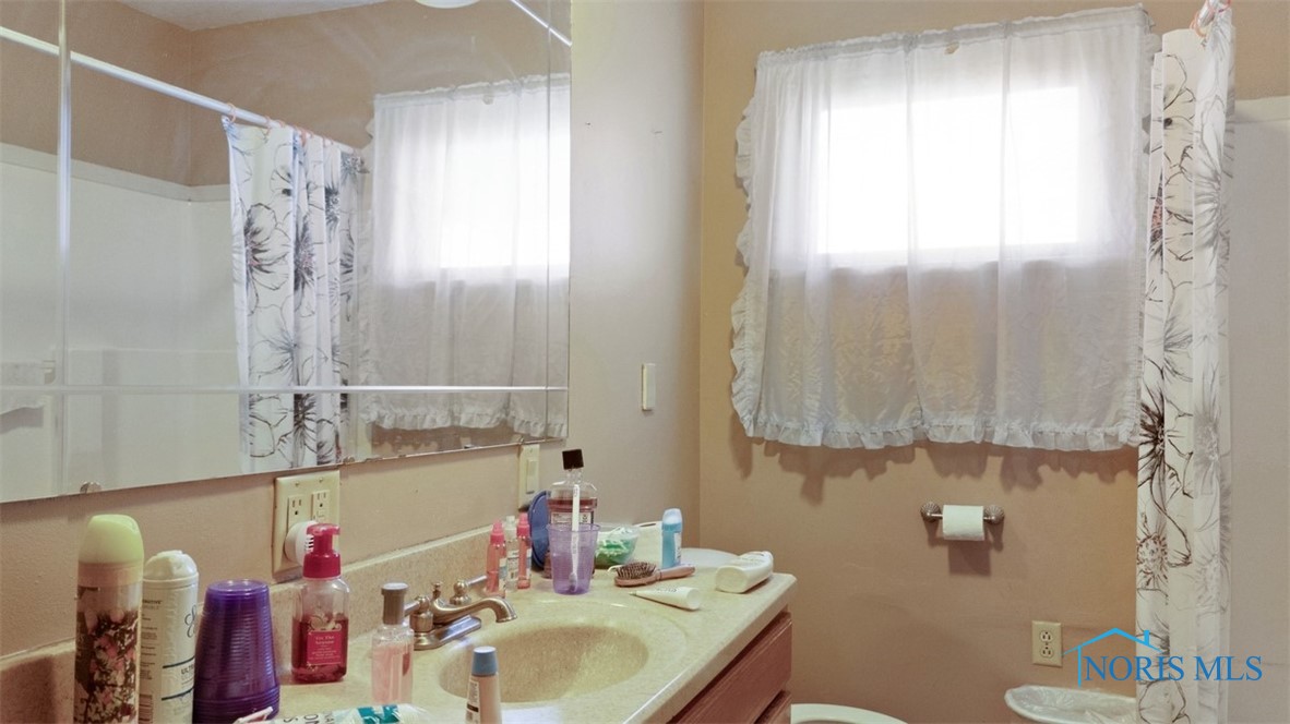 423 N East Street, Deshler, Ohio image 24