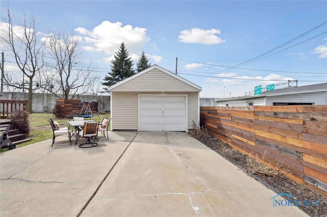 1136 Earlwood Avenue, Oregon, Ohio image 37