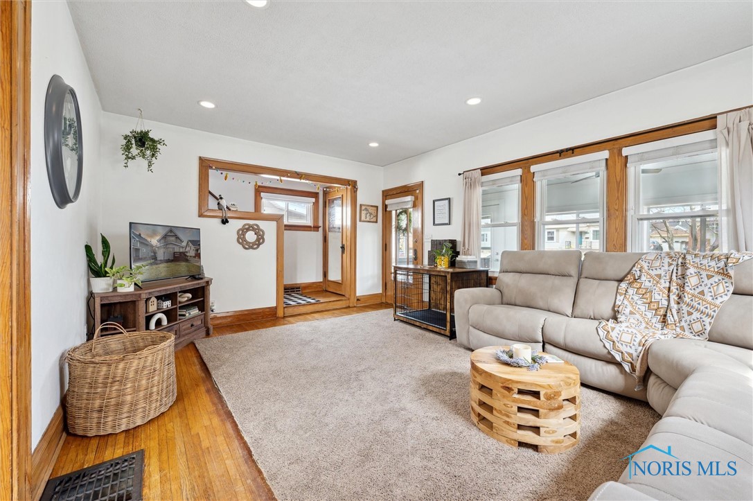 1136 Earlwood Avenue, Oregon, Ohio image 7