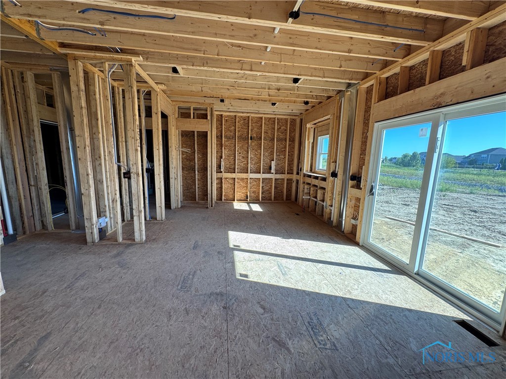 1407 Thomas Lane