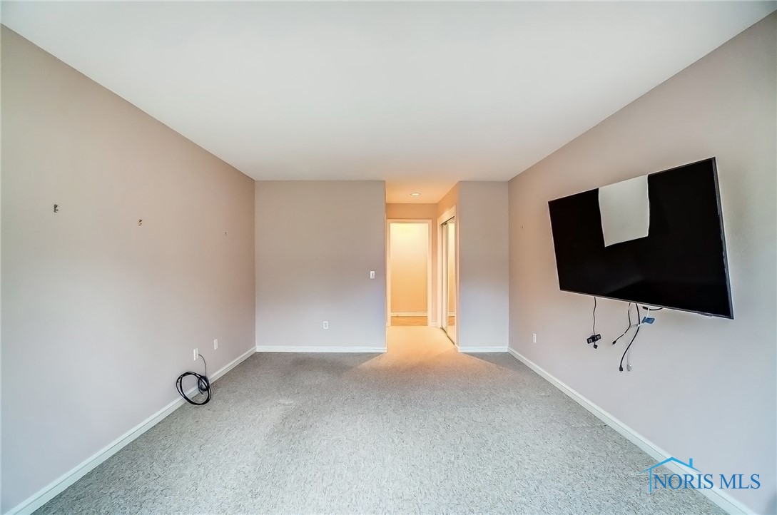 58 Wolf Ridge Drive, Holland, Ohio image 31
