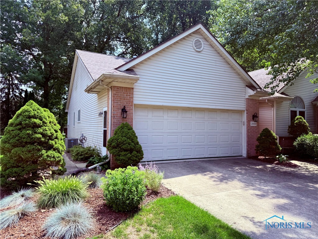 2910 Stoneleigh Drive 2910