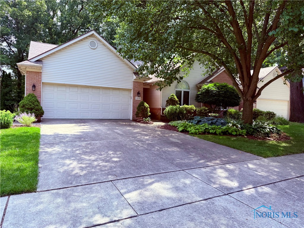2910 Stoneleigh Drive 2910