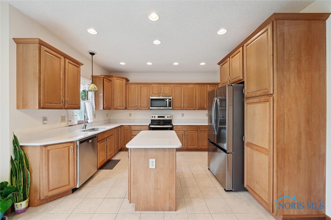 8389 Indian Lake Drive, Findlay, Ohio image 11