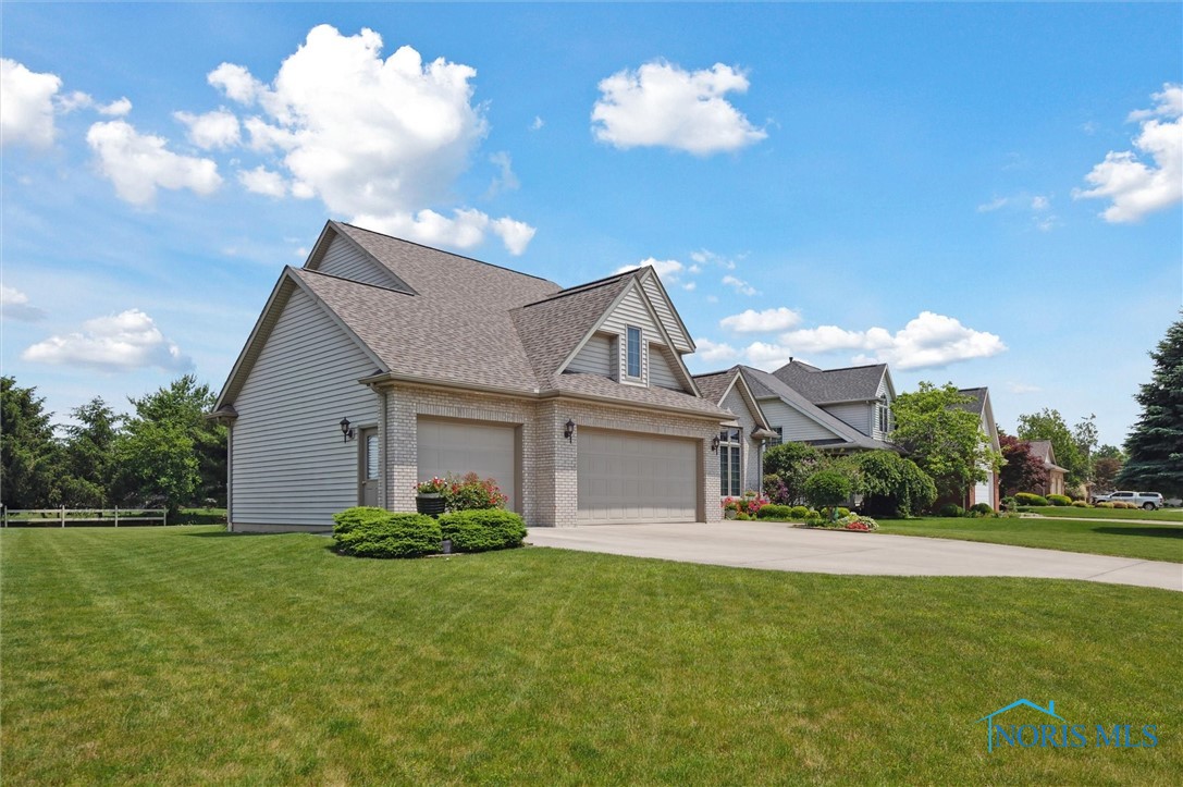 8389 Indian Lake Drive, Findlay, Ohio image 3
