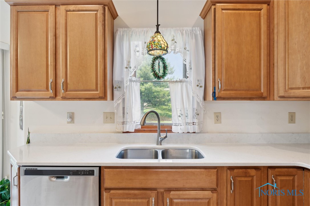 8389 Indian Lake Drive, Findlay, Ohio image 13