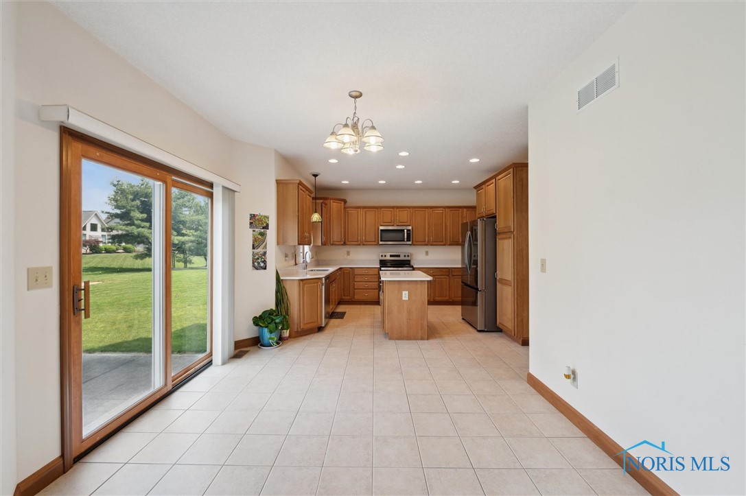 8389 Indian Lake Drive, Findlay, Ohio image 15