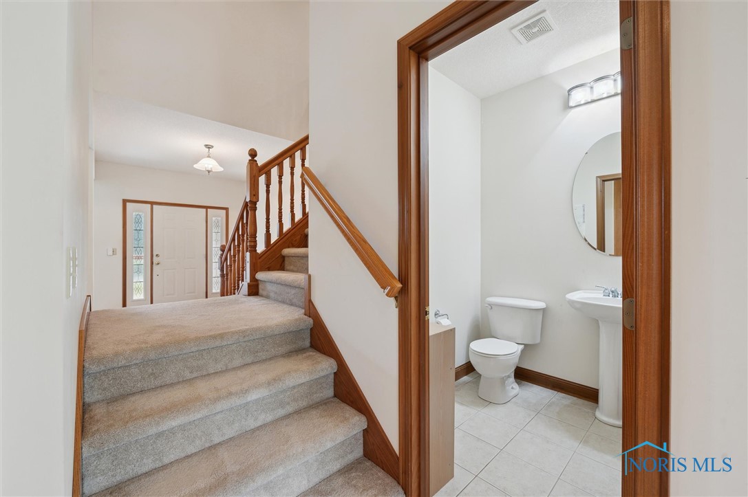 8389 Indian Lake Drive, Findlay, Ohio image 20