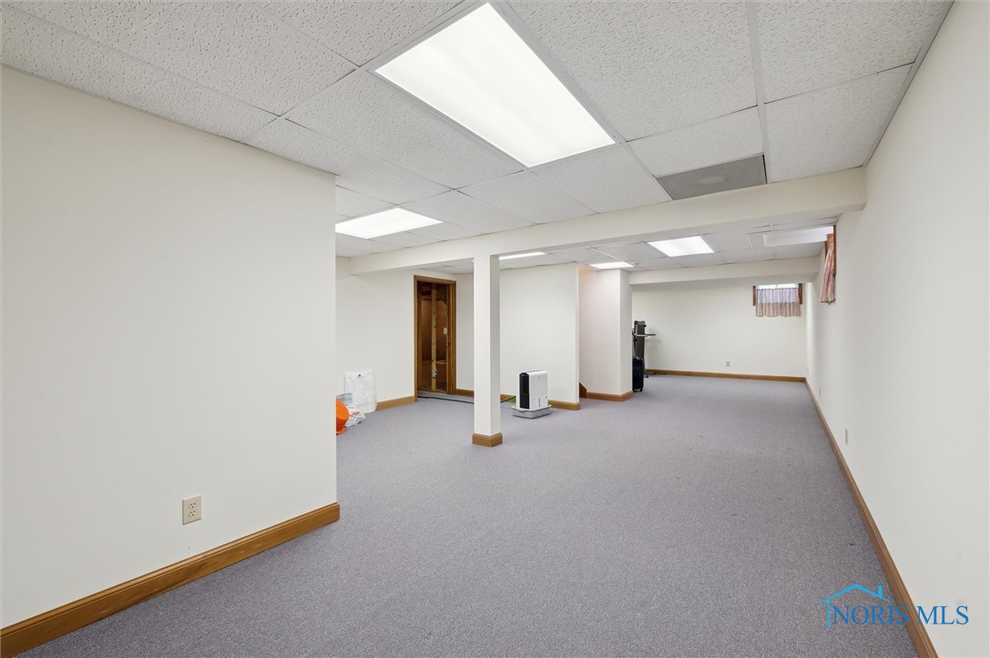 8389 Indian Lake Drive, Findlay, Ohio image 38