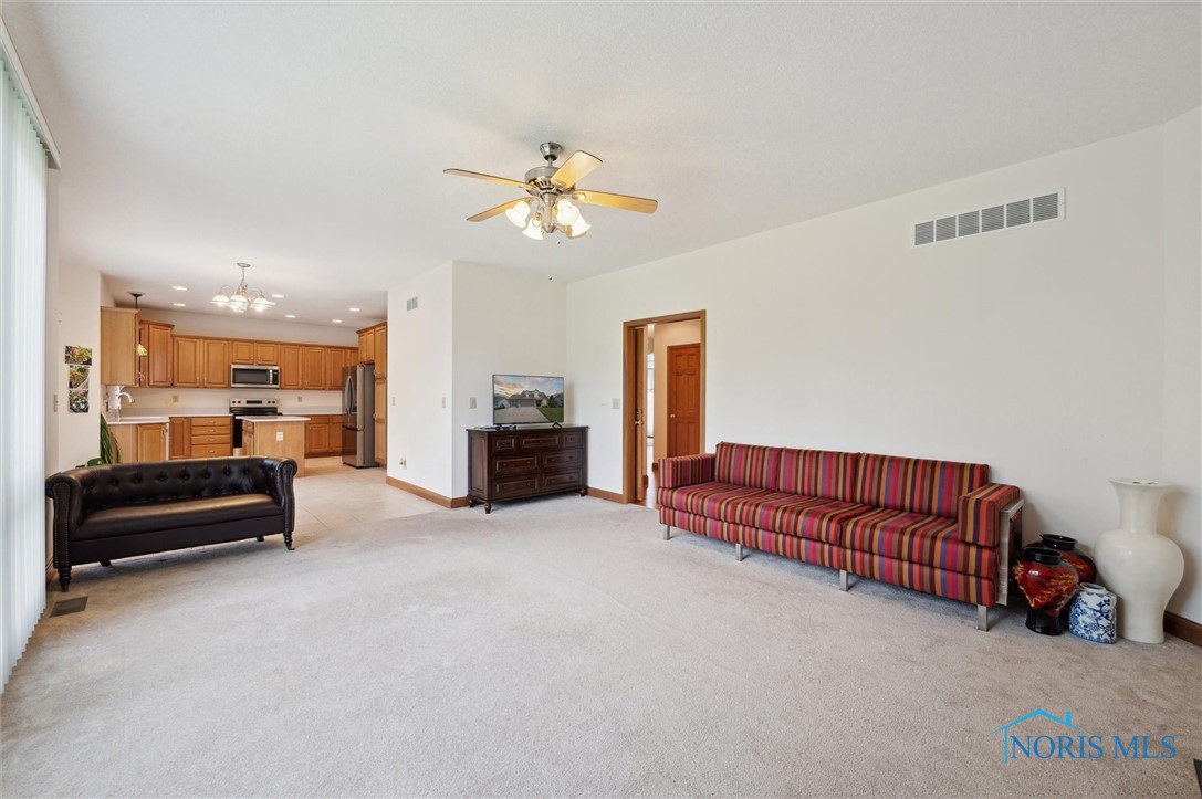 8389 Indian Lake Drive, Findlay, Ohio image 17