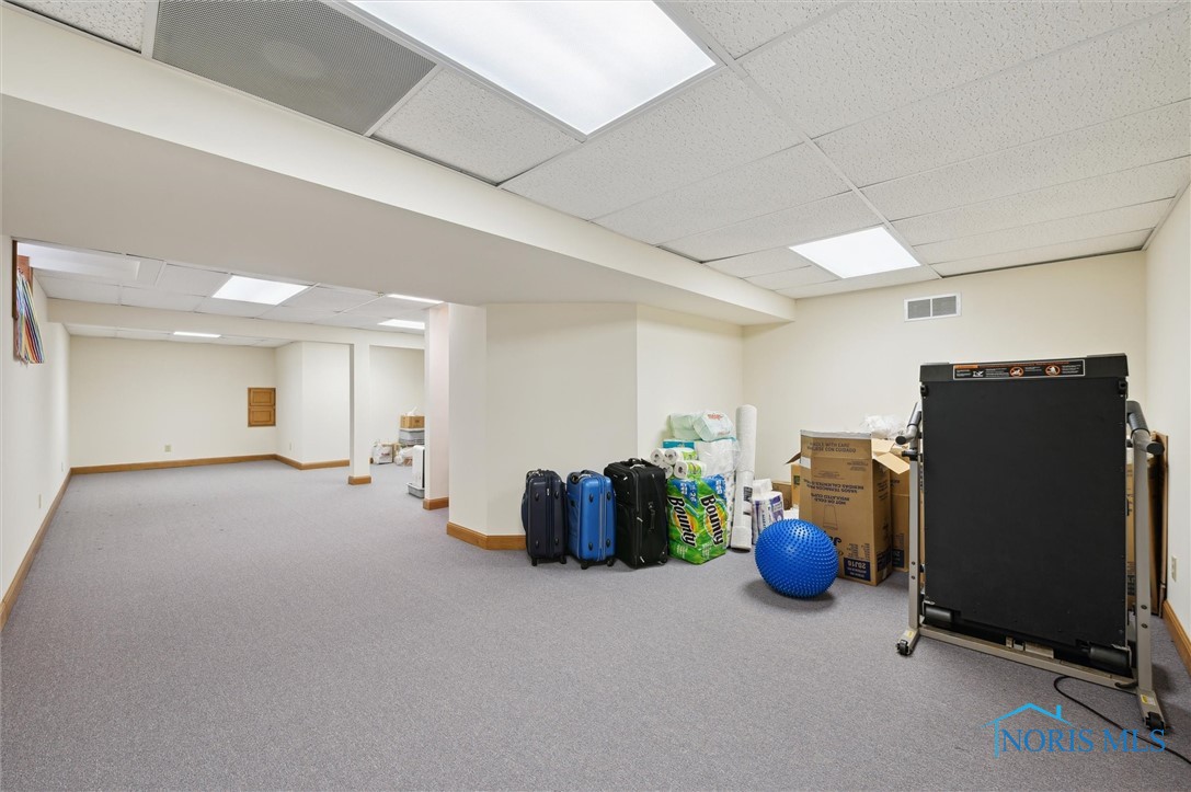 8389 Indian Lake Drive, Findlay, Ohio image 39