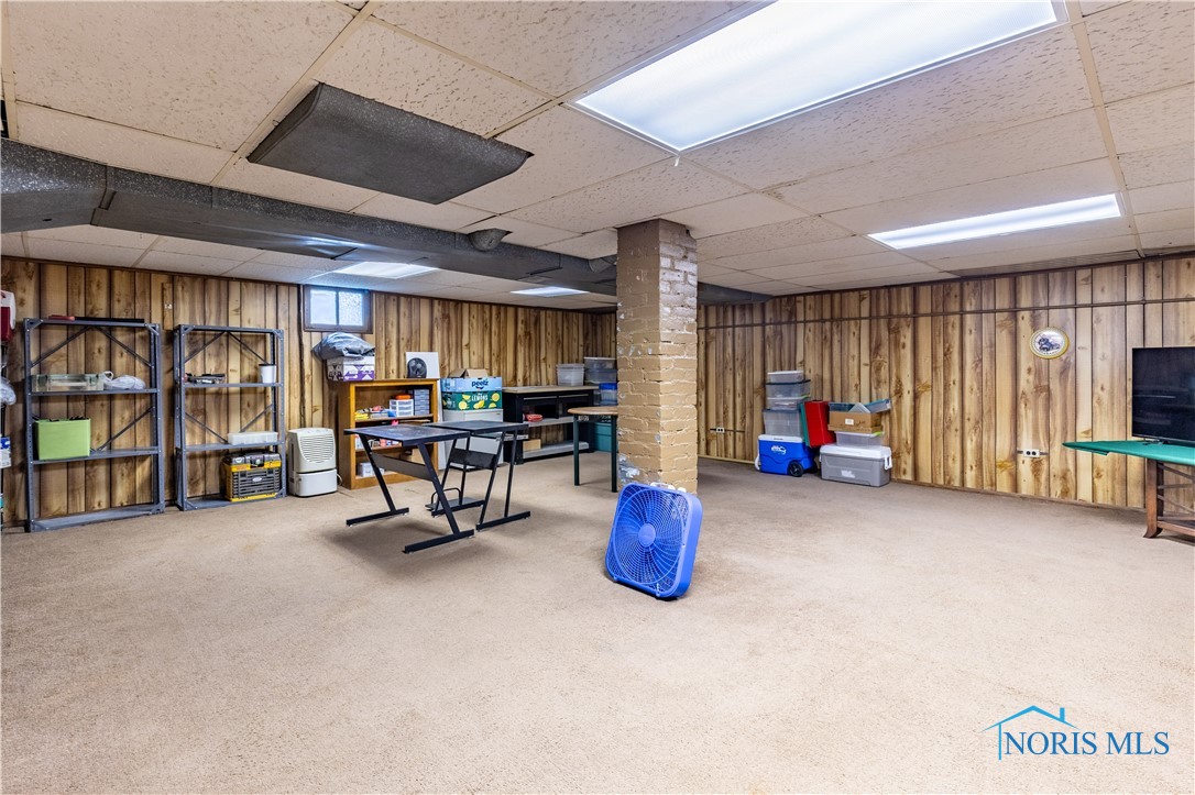 5595 Fryer Avenue, Toledo, Ohio image 32