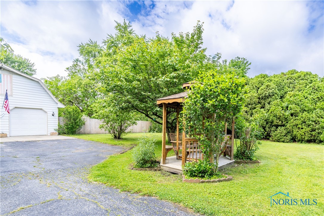 5595 Fryer Avenue, Toledo, Ohio image 38
