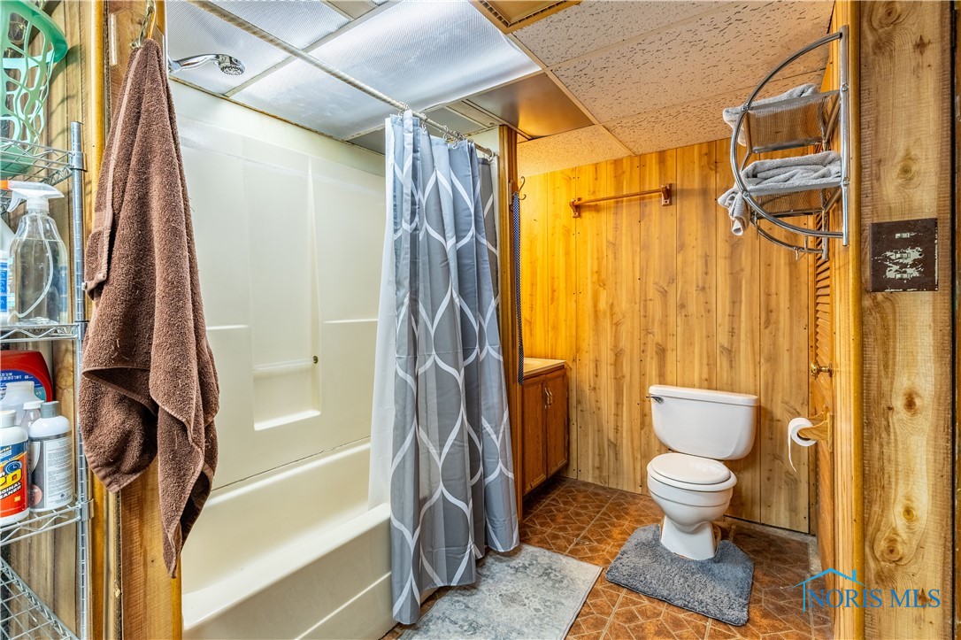 5595 Fryer Avenue, Toledo, Ohio image 36