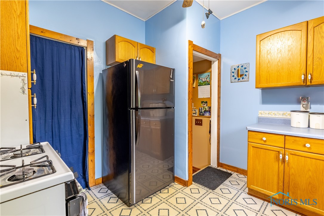 5595 Fryer Avenue, Toledo, Ohio image 16