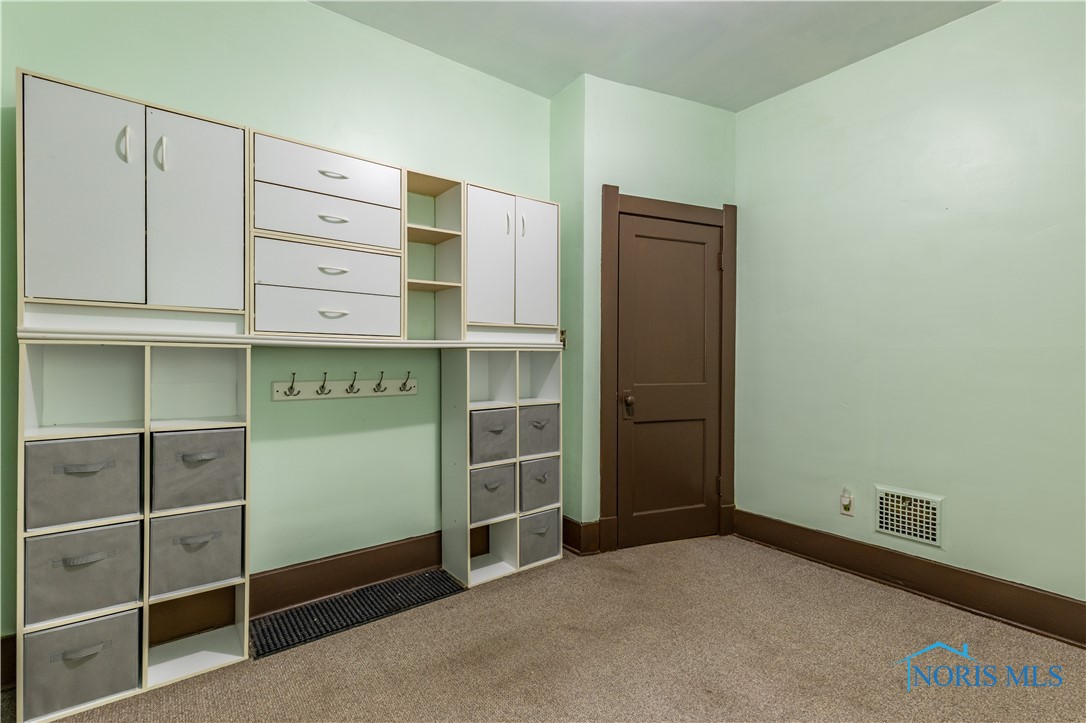 5595 Fryer Avenue, Toledo, Ohio image 27