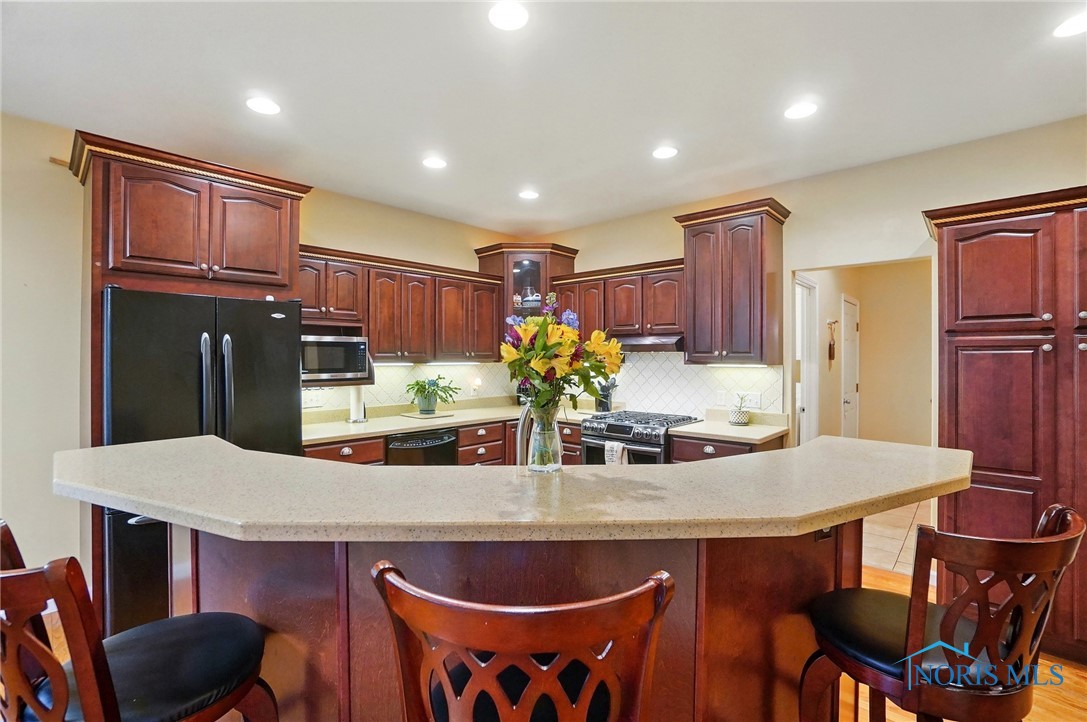 810 Barnstable Lane, Bowling Green, Ohio image 12