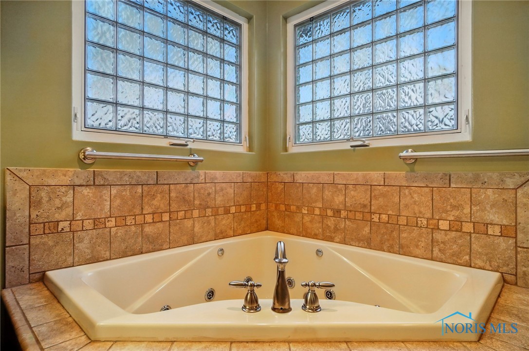 810 Barnstable Lane, Bowling Green, Ohio image 22
