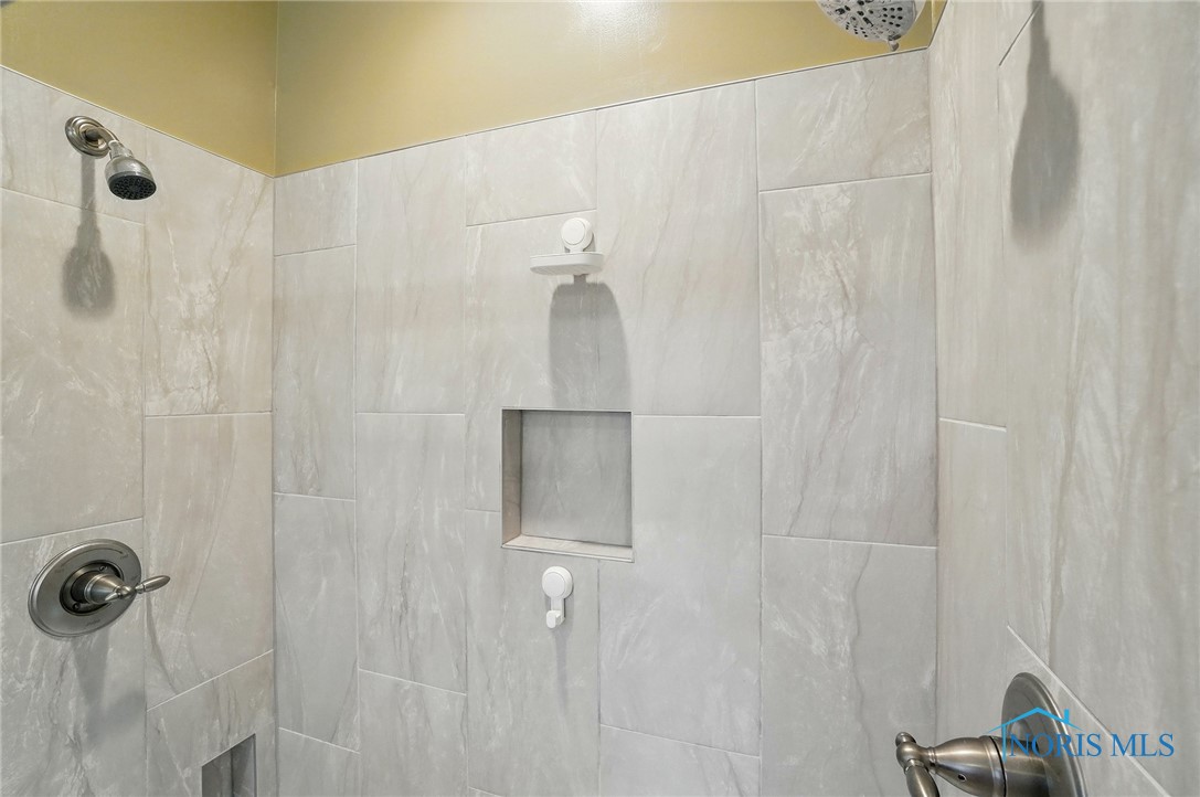 810 Barnstable Lane, Bowling Green, Ohio image 23