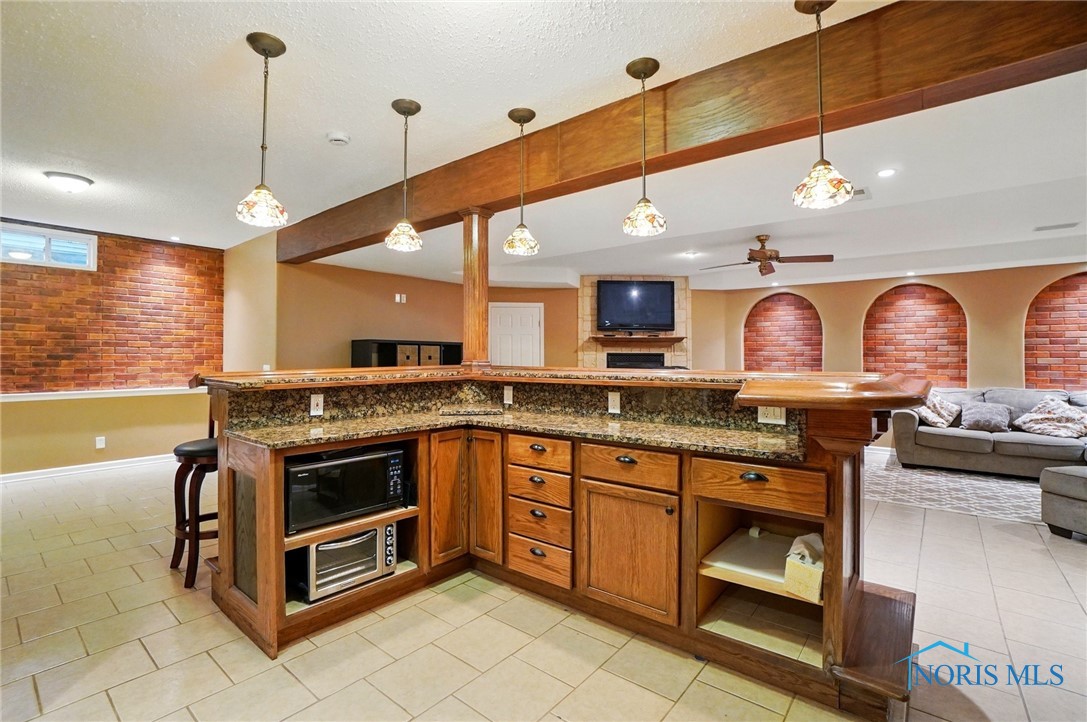 810 Barnstable Lane, Bowling Green, Ohio image 37