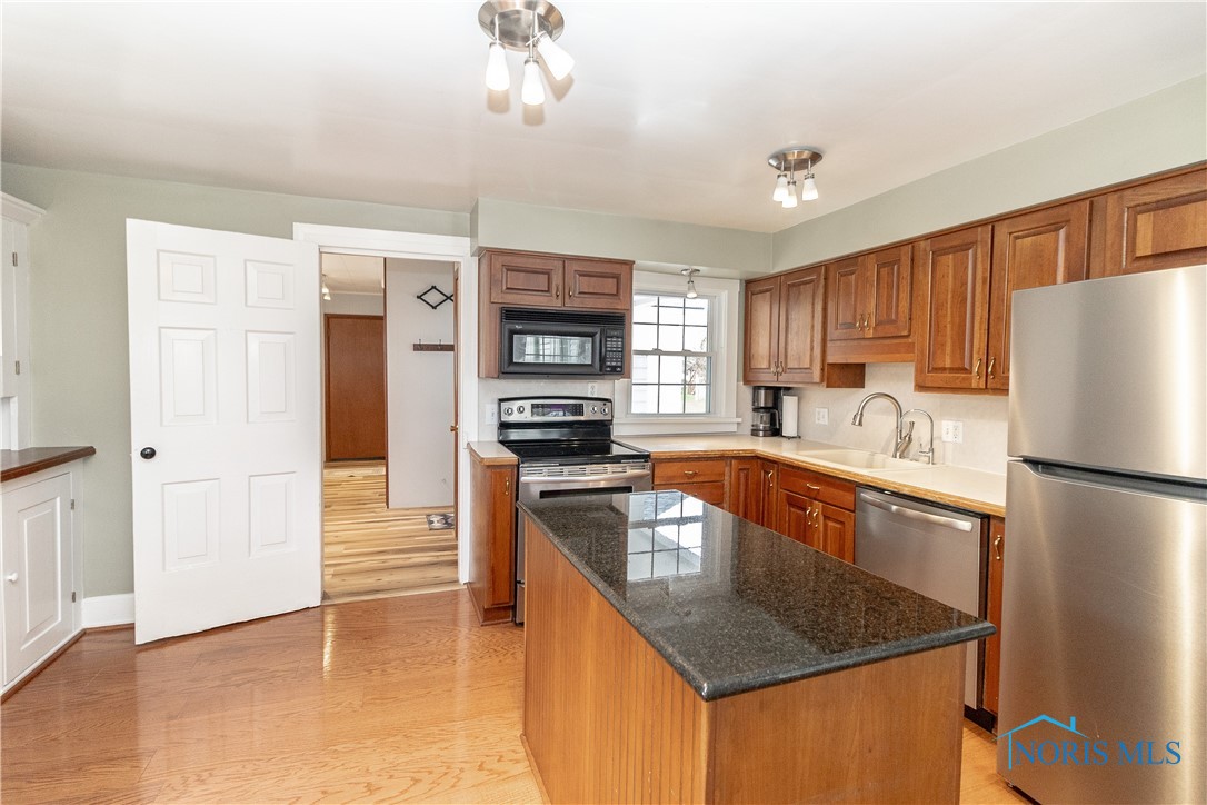24423 W 2nd Street, Grand Rapids, Ohio image 13