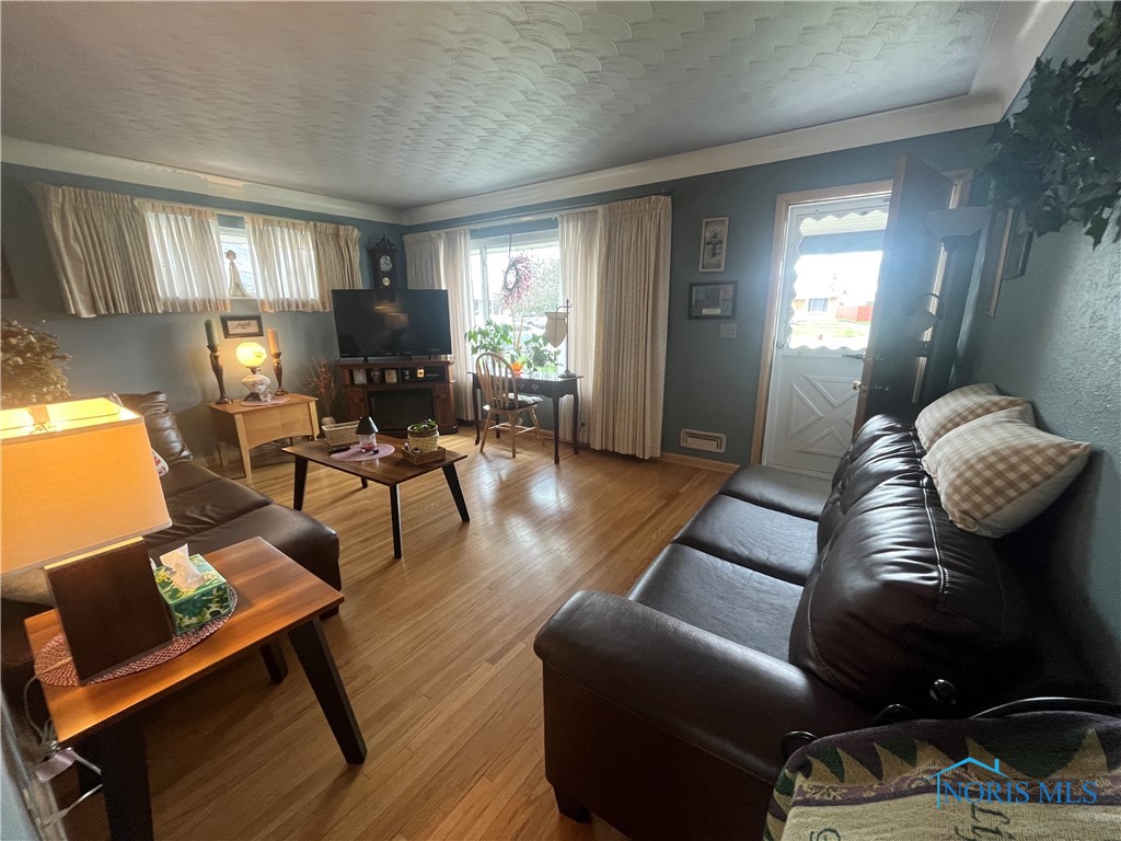 4448 Helmond Court, Toledo, Ohio image 8