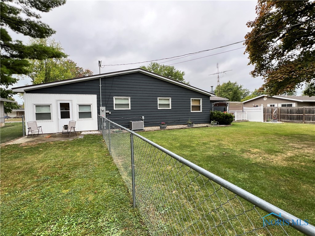 1116 S Linden Street, Montpelier, Ohio image 3