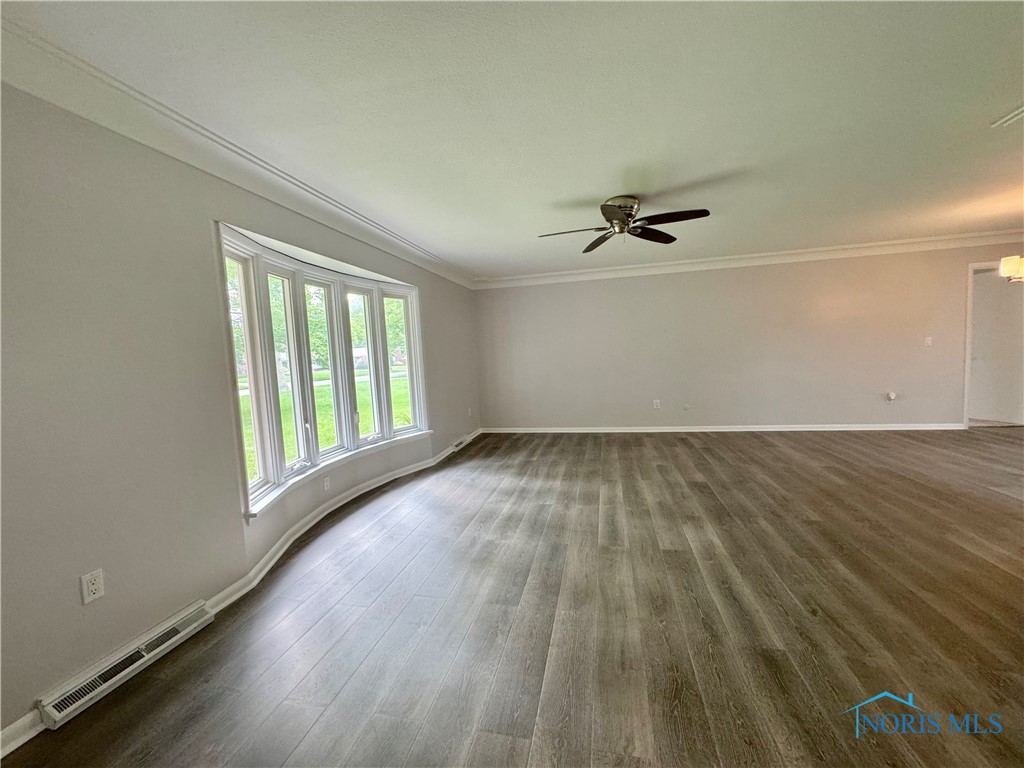 2102 Glen Arbor Drive, Toledo, Ohio image 4