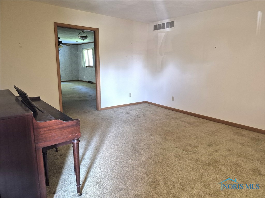 1100 Cherry Lane, Findlay, Ohio image 2
