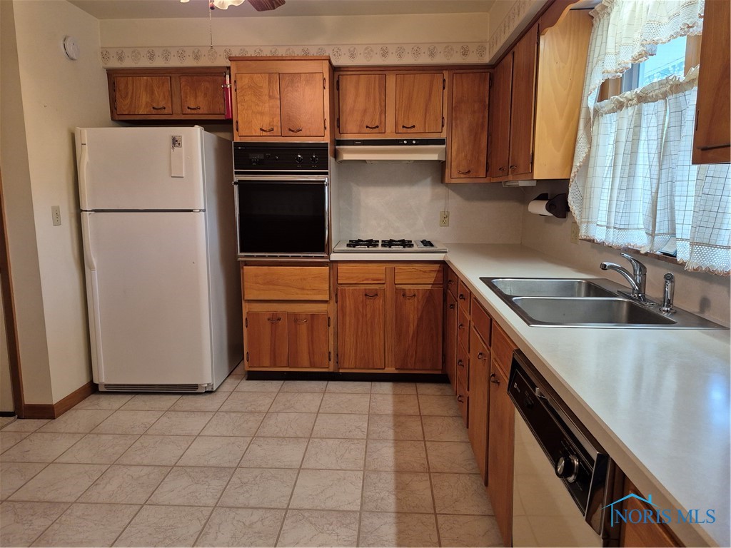 1100 Cherry Lane, Findlay, Ohio image 17