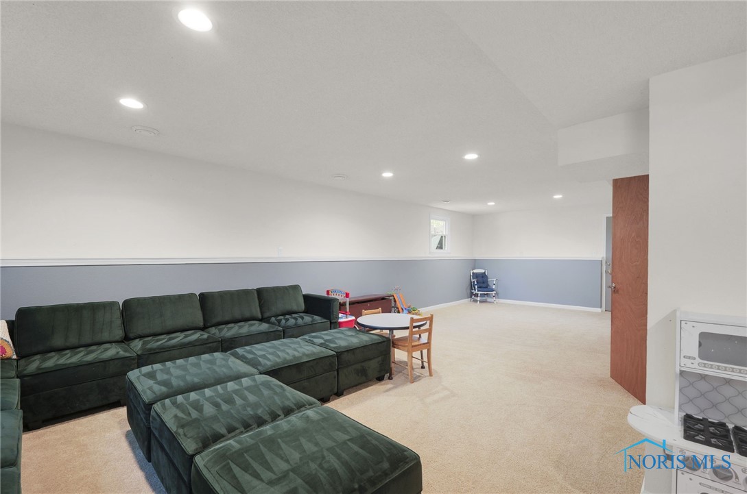 651 Flanders Avenue, Bowling Green, Ohio image 30