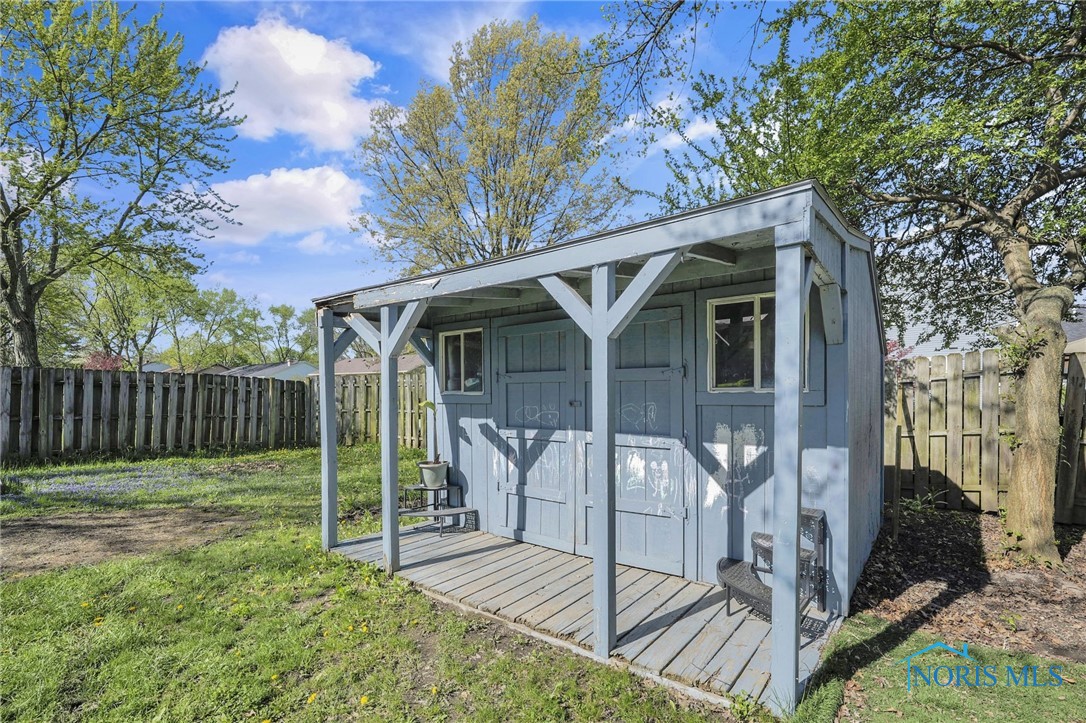 651 Flanders Avenue, Bowling Green, Ohio image 38