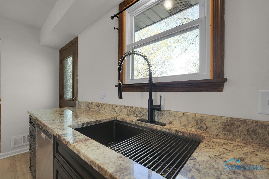 651 Flanders Avenue, Bowling Green, Ohio image 14