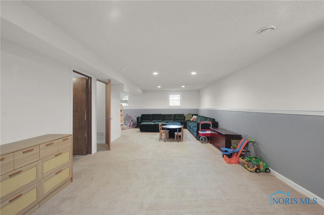 651 Flanders Avenue, Bowling Green, Ohio image 31