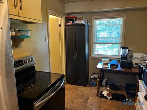 Tiny photo for 606 W Capistrano Avenue, Toledo, OH 43612 (MLS # 6136537)