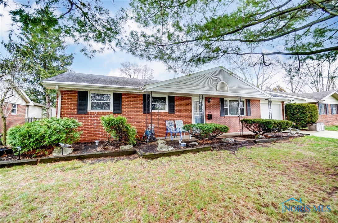 1105 Brookside Drive, Findlay, Ohio image 2