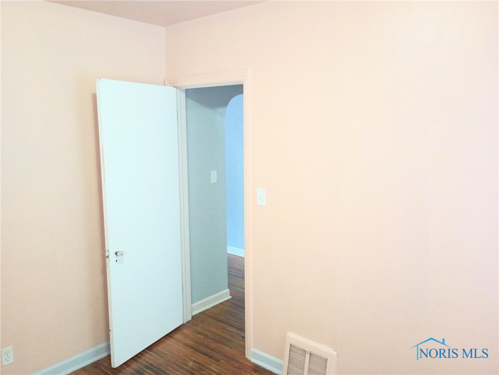 2449 Lambert Drive, Toledo, Ohio image 6