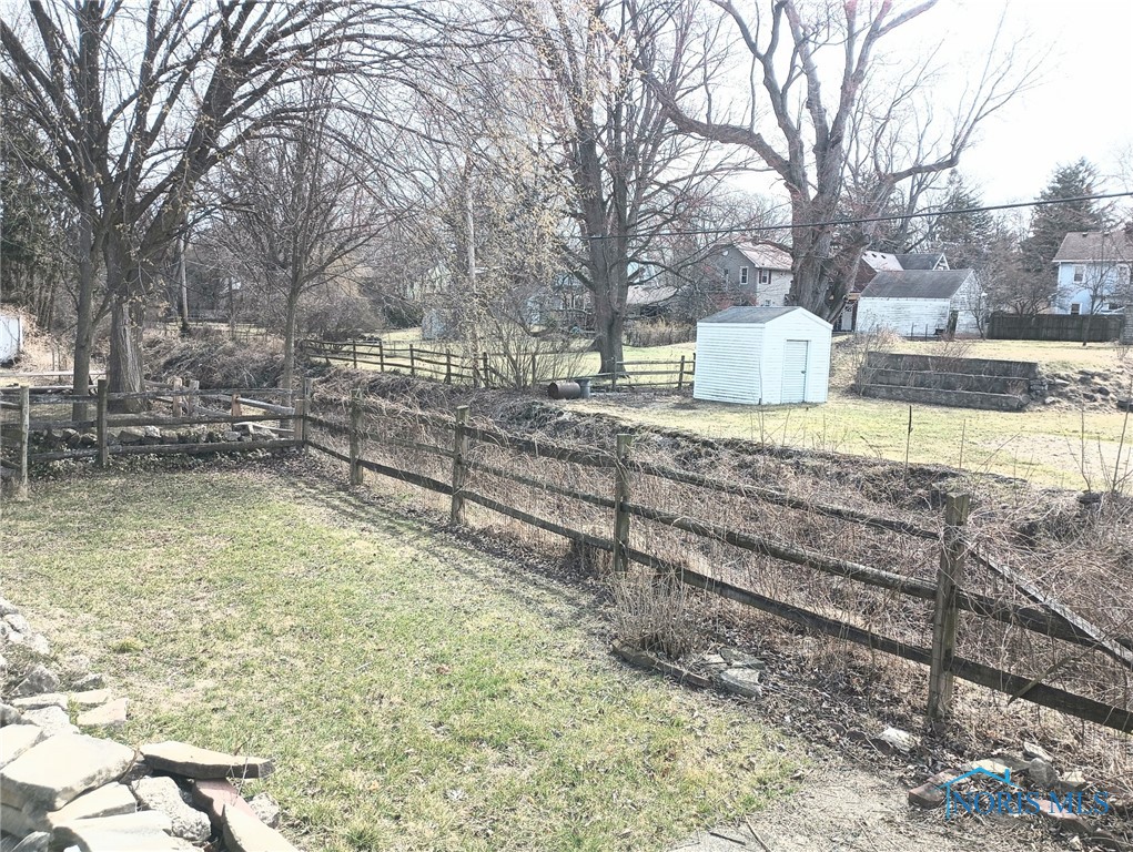 2449 Lambert Drive, Toledo, Ohio image 14