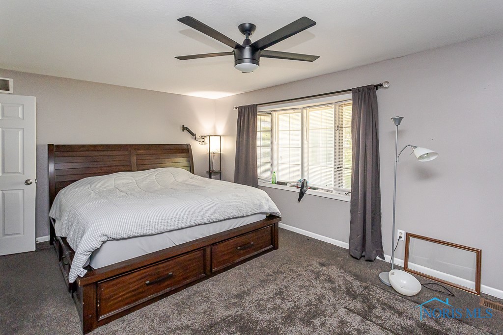 5621 Forest Green Drive, Toledo, Ohio image 16