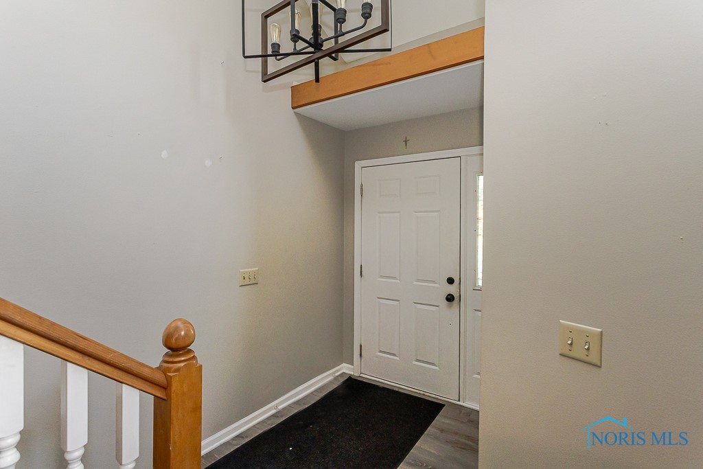 5621 Forest Green Drive, Toledo, Ohio image 4