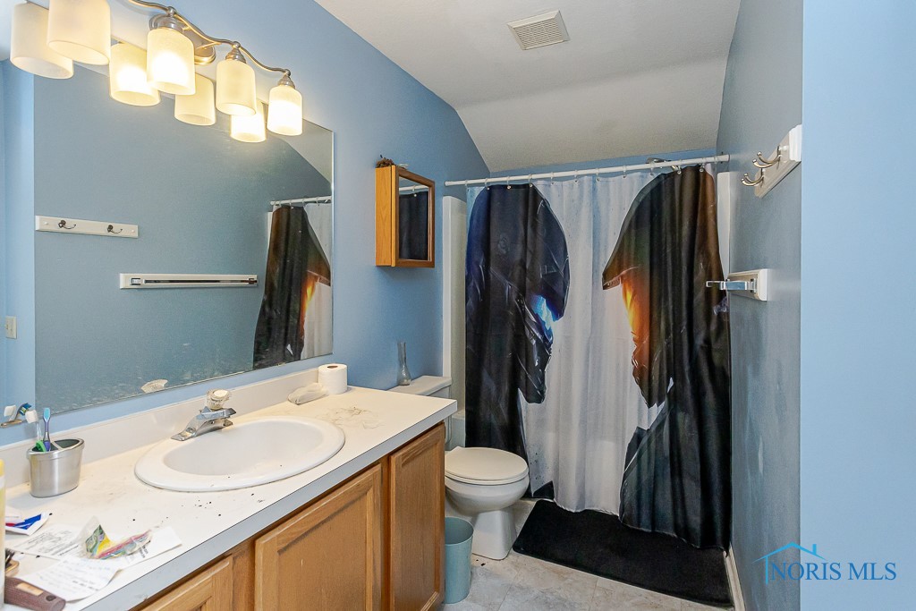 5621 Forest Green Drive, Toledo, Ohio image 21